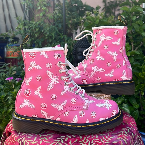 🦋 Martens Butterfly Rose Floral PINK 1460 Boots 🦋